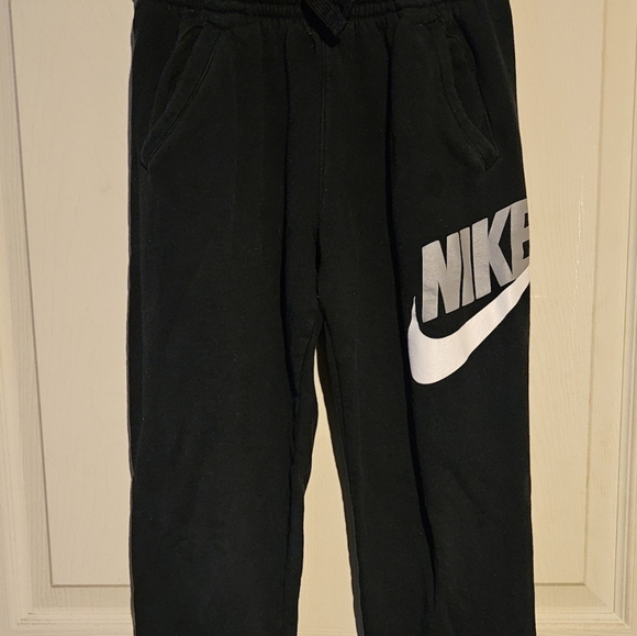 Boys Nike Sweatpants - Picture 2 of 4